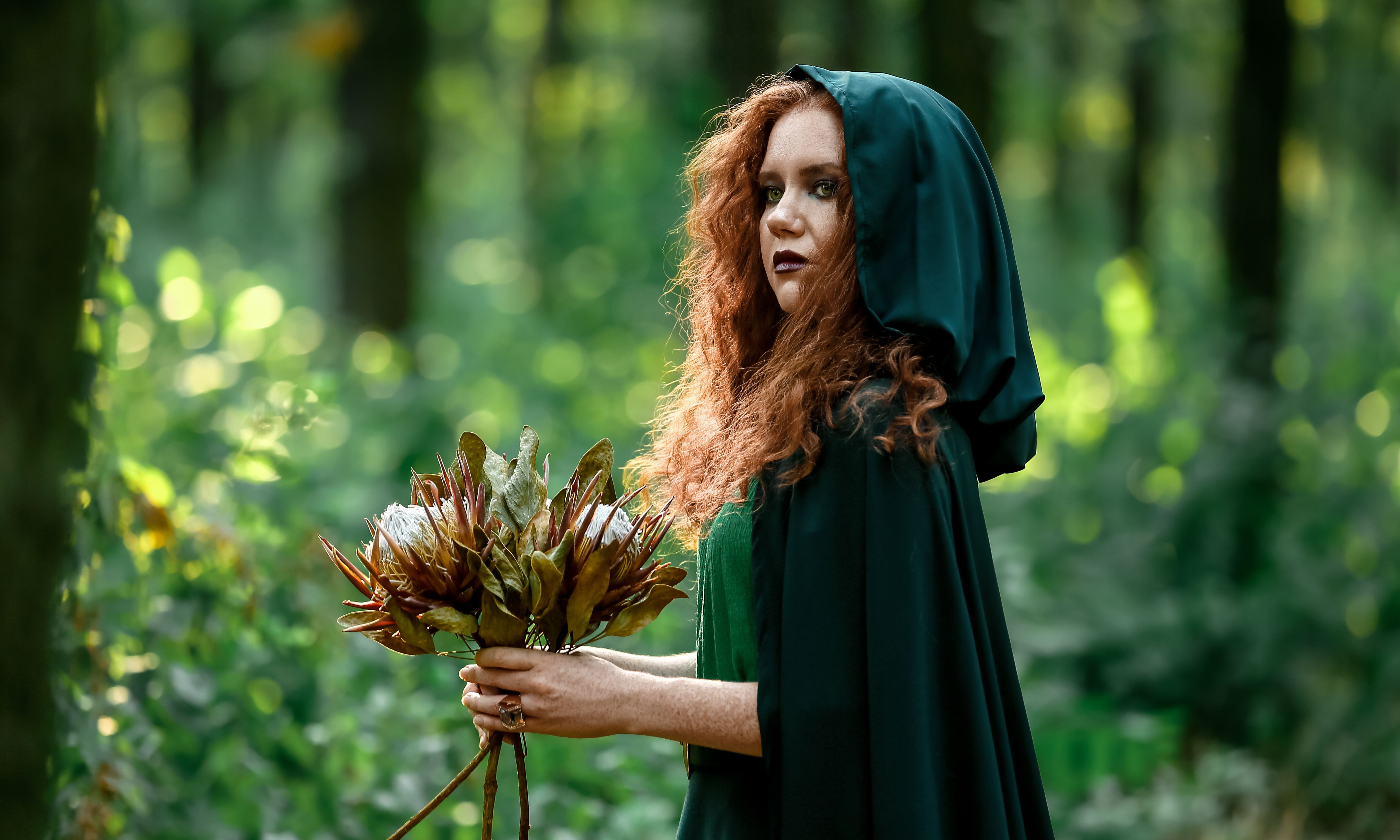 Cómo ser una bruja verde: Conexiones con la naturaleza y el Tarot