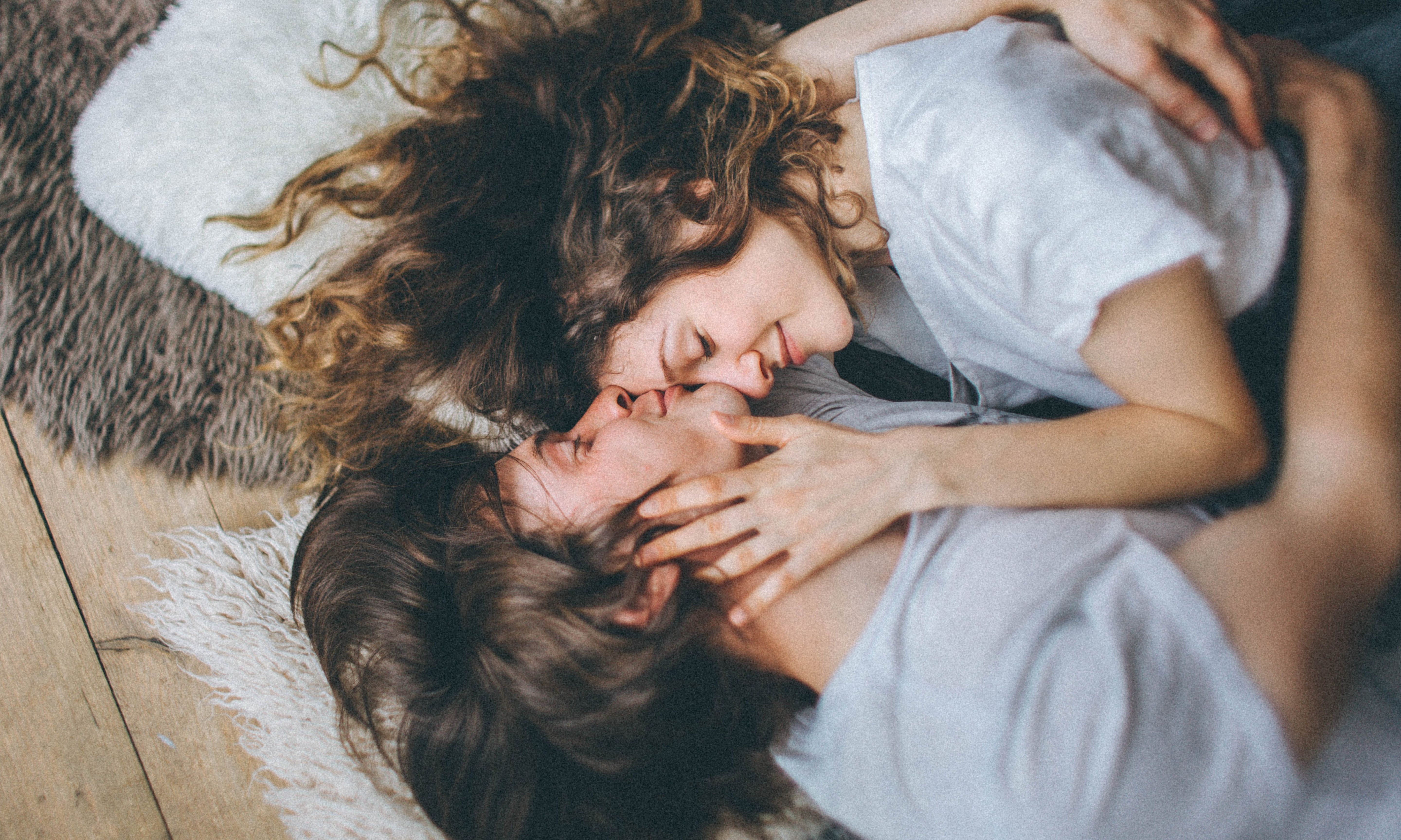 Rituales de amor y relaciones: Mejorando tu vida sentimental en 2025