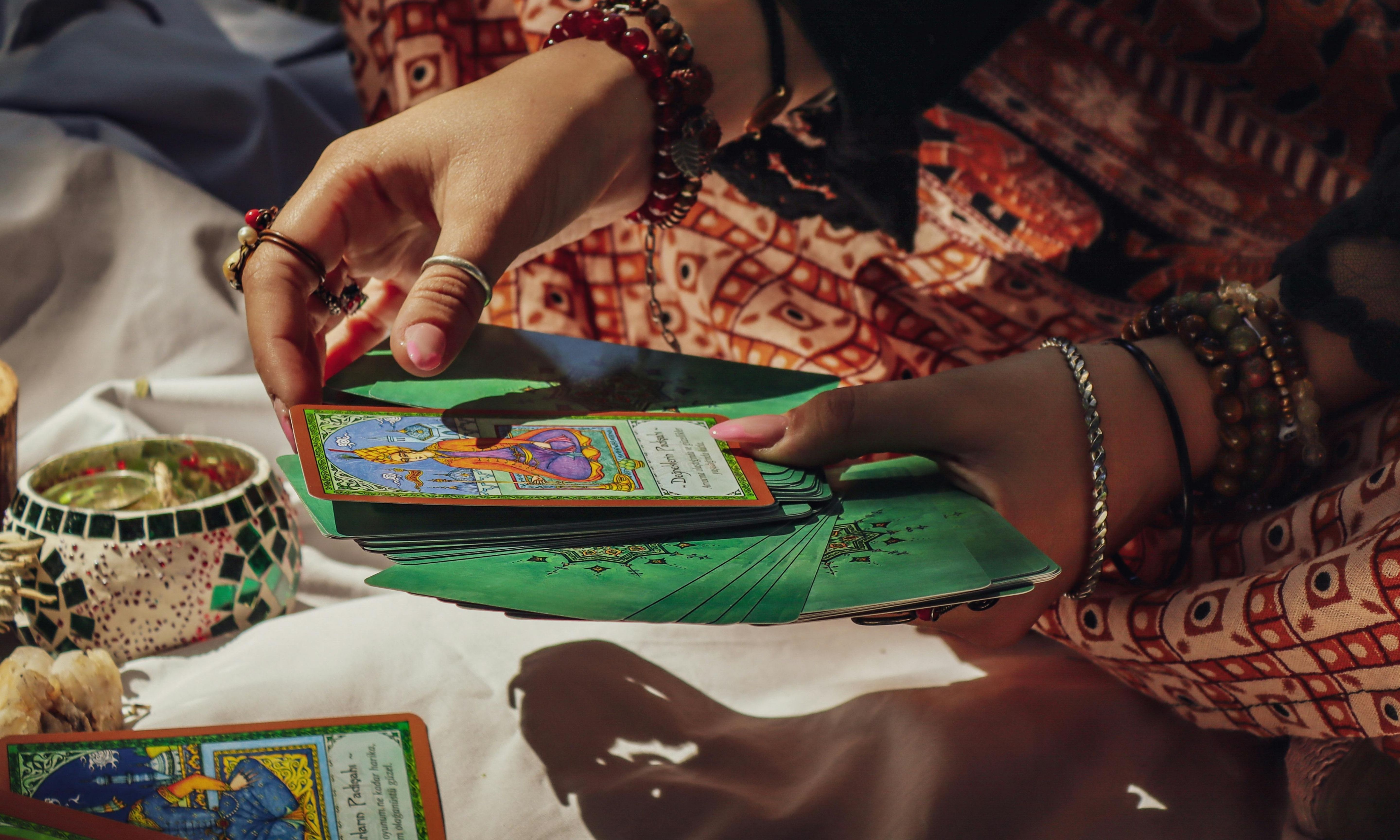 Puertas que se cierran, energía que renace: prepara tu 2026 poderoso